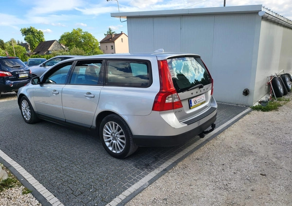 Volvo V70 cena 28500 przebieg: 235120, rok produkcji 2009 z Łańcut małe 529